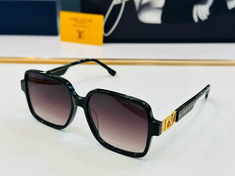 LV Sunglasses 894